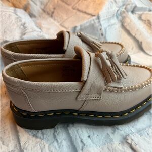 NEW DR. DOC MARTENS Taupe Adrian Loafers Leather Tassel Loafers Size 6